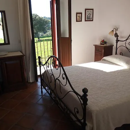 Turismo Rurale L'agliuledda * 圣安托尼奥迪加卢拉