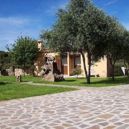 Alojamento de Turismo Rural Turismo Rurale L'agliuledda Sant'Antonio di Gallura