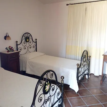 Turismo Rurale L'Agliuledda Farm stay